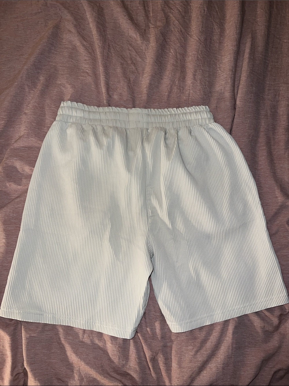 Boohoo Man Oversized Reverse Pleated Short Set - Picture 11 of 12